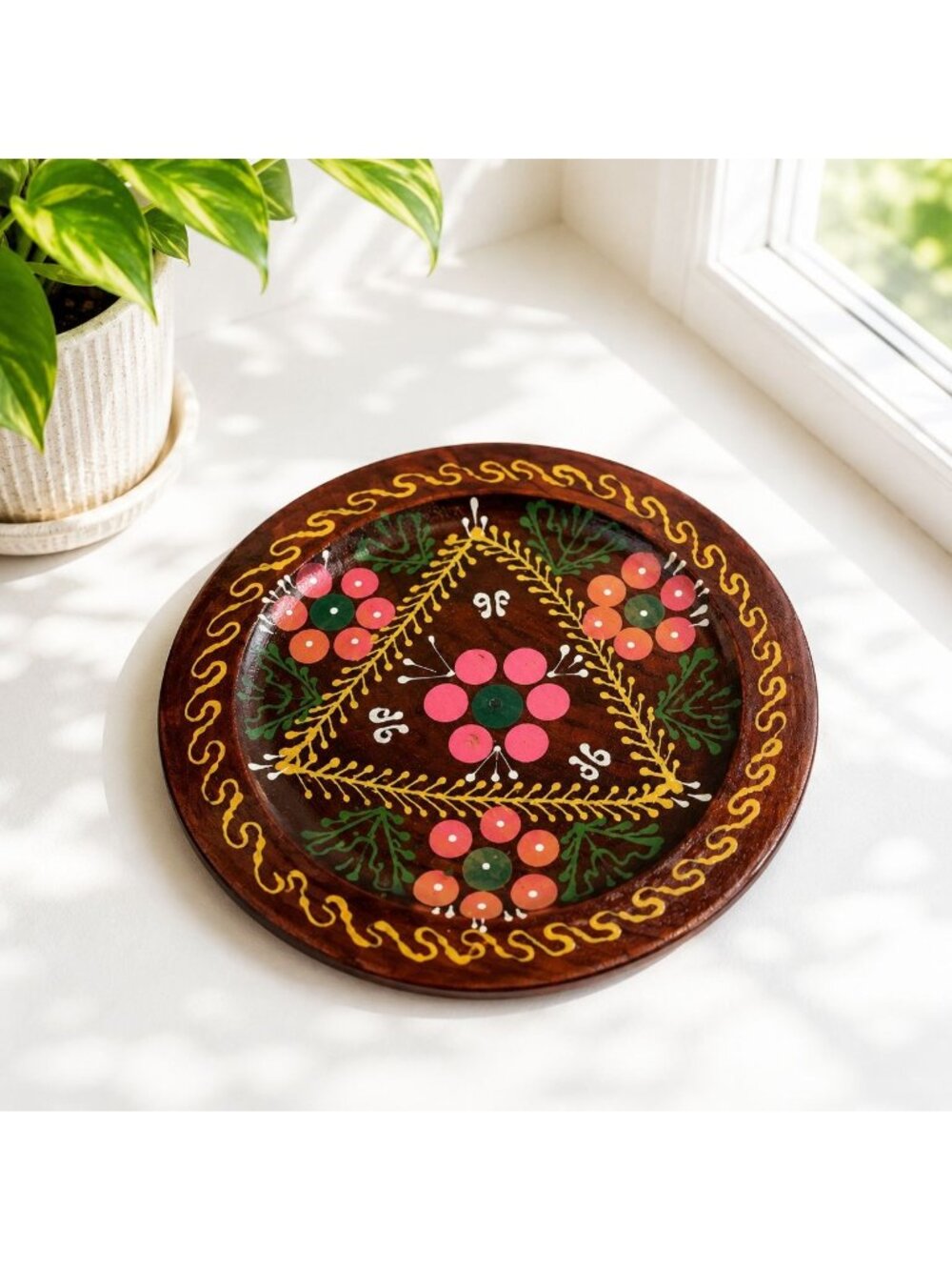 Vintage Hand Painted Folk Art Wood Plate Floral Cottagecore Decor‎ 4.5”